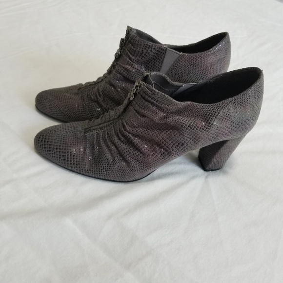 AEROSOLES Shoes - Aerosoles Fortunate 3" heeled bootie